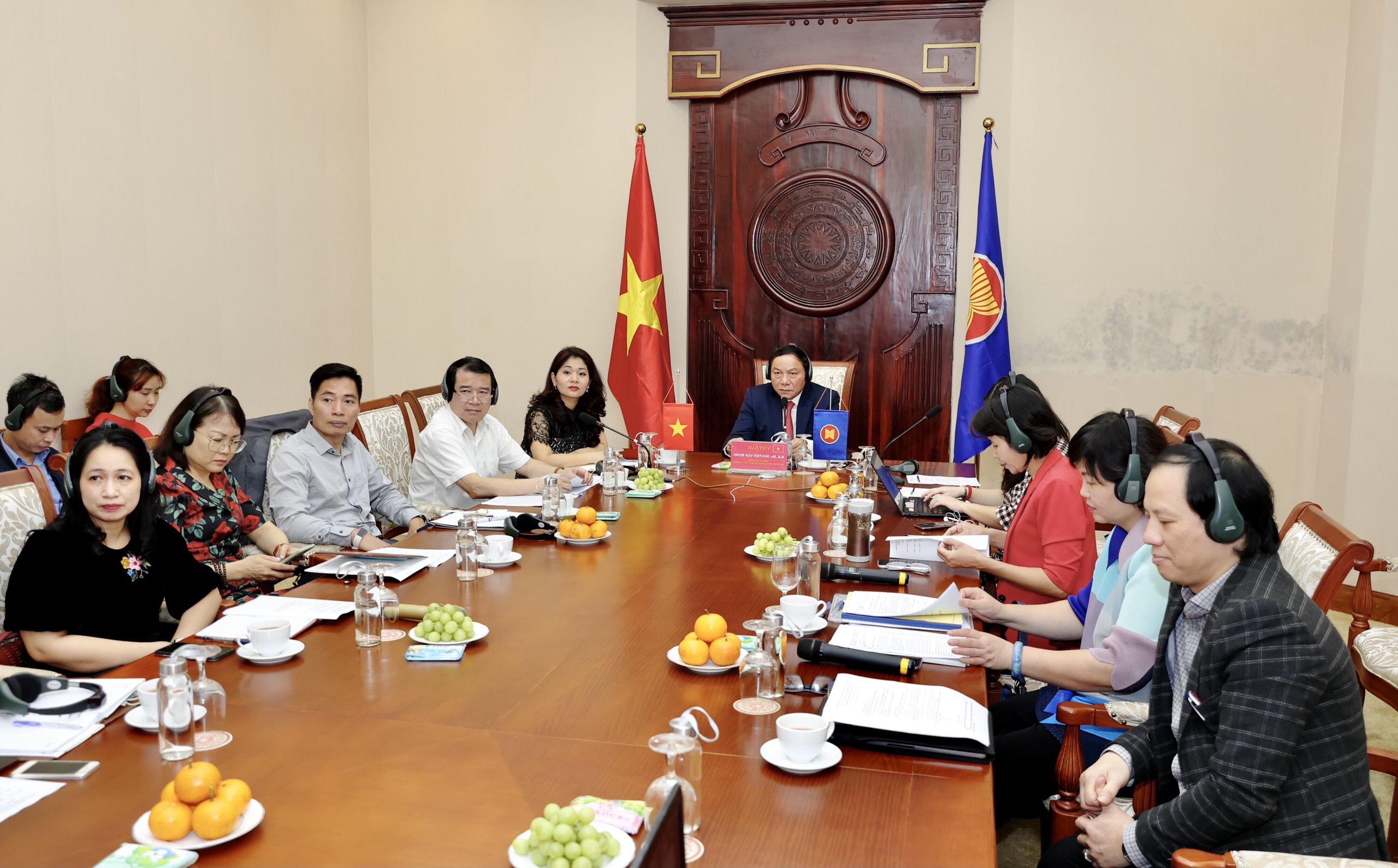Thứ trưởng Bộ Văn hoá, Thể thao và Du lịch Nguyễn Văn Hùng chủ trì phiên họp trực tuyến với Hội đồng kinh doanh Hoa Kỳ - ASEAN